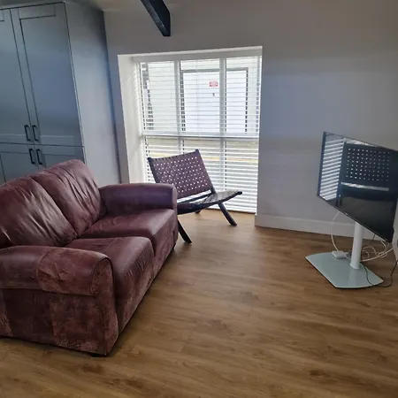 2 The Old Joiners Shop 2 Bedrooms * Harrogate